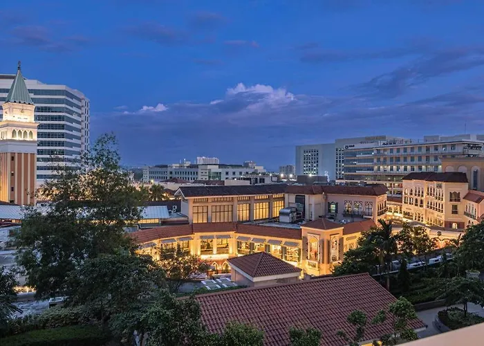 Апартаменты At Venice Mall, Near Airport, Bgc & Makati *