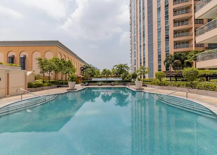 At Venice Mall, Near Airport, Bgc & Makati * Манила