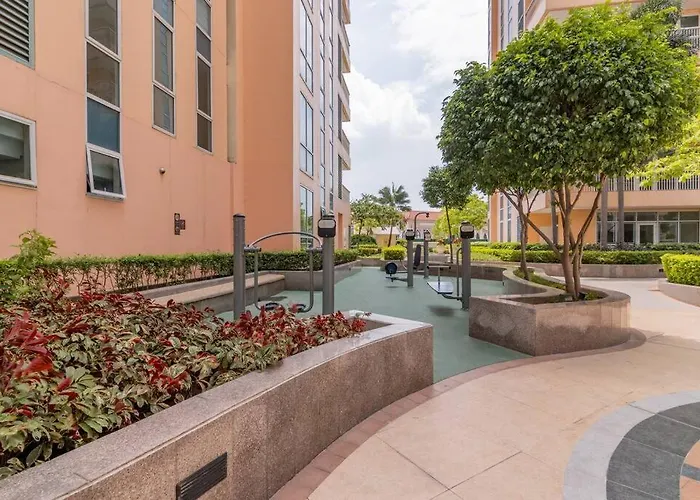 Апартаменты At Venice Mall, Near Airport, Bgc & Makati Манила